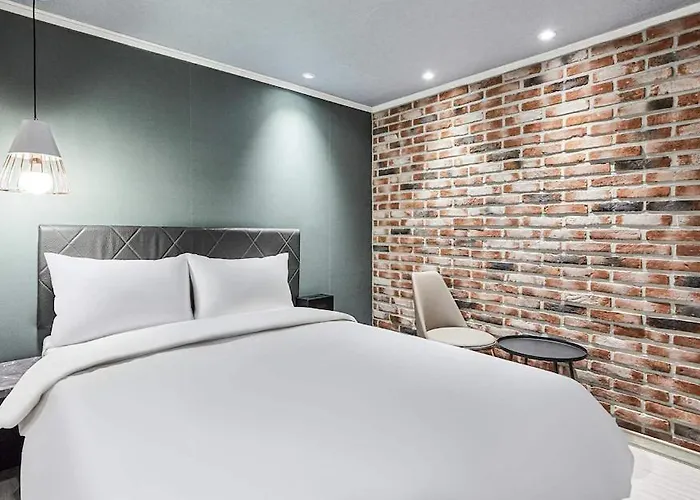 Motel Wo Yongsan Station