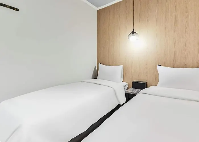 Motel Wo Yongsan Station 3*