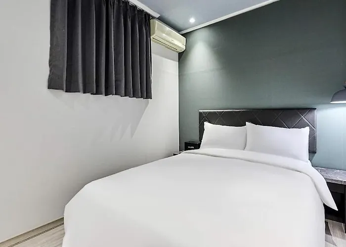 Motel Wo Yongsan Station 3*